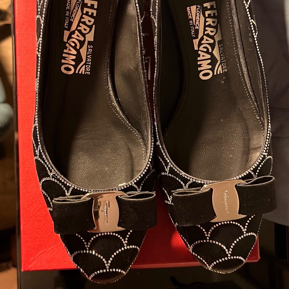 Salvatore Ferragamo satin and crystals shoes beautiful used